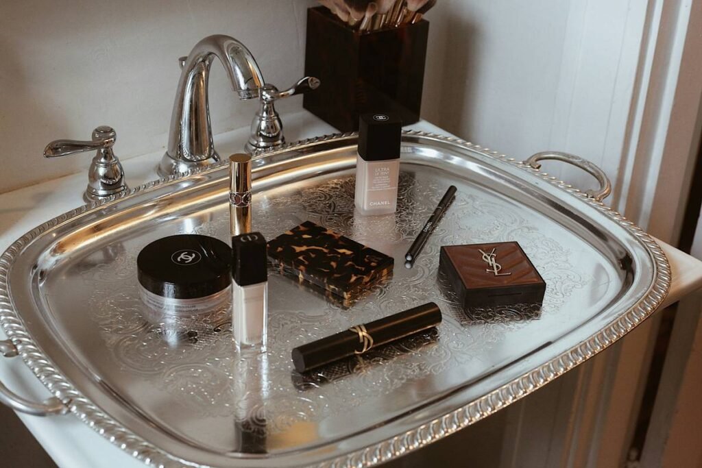 The Ultimate Makeup Storage Solution: Why Your Vanity Deserves a Stand (Not a Chaos Drawer)