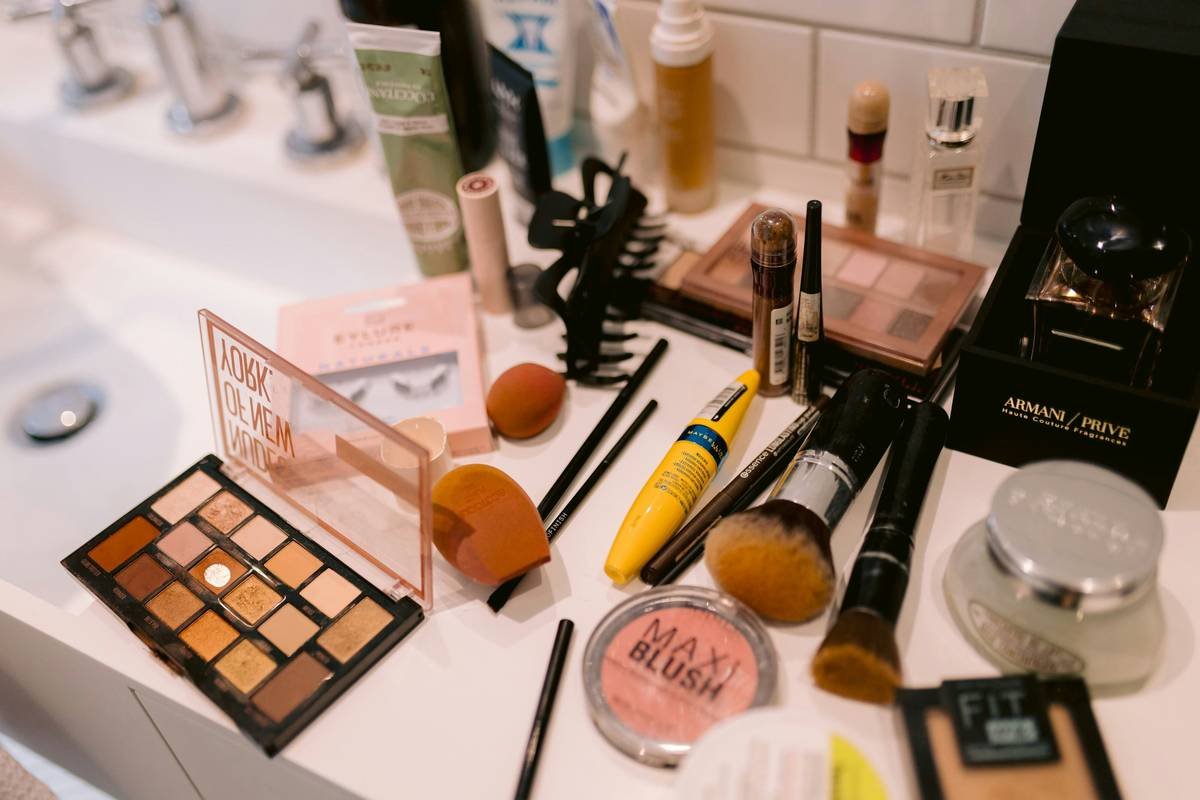 Beauty Stand Display: The Secret Weapon for Organized, Glamorous Makeup Routines