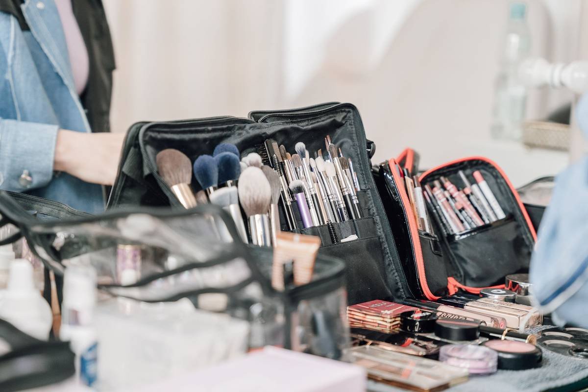 Why Your Makeup Stand Organizer Is the Secret Weapon You’re Ignoring (And How to Choose the Right One)