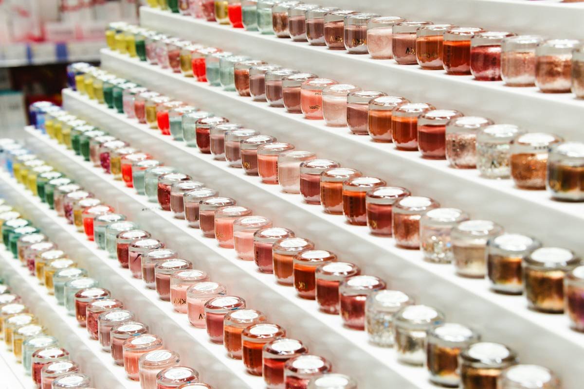 Why Your Makeup Chaos Needs a Beauty Organizer Stand—And How to Pick the *Right* One
